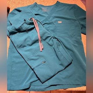 Men’s figs scrubs